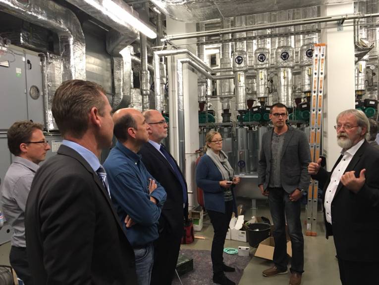 A conducted tour through the joint venture power generating plant Stöcken